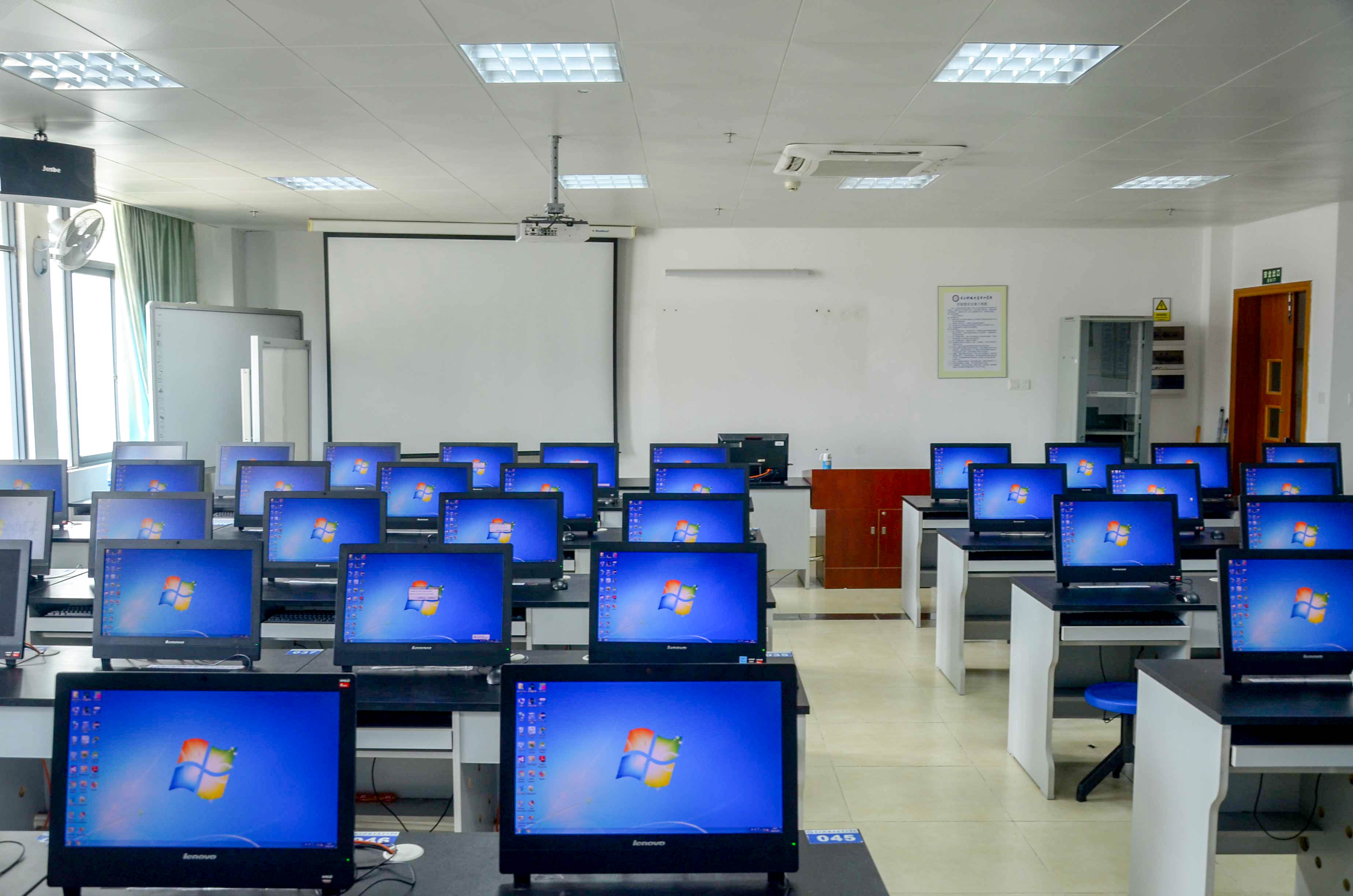 計算機學院軟件實驗室 軟件研發的創新引擎